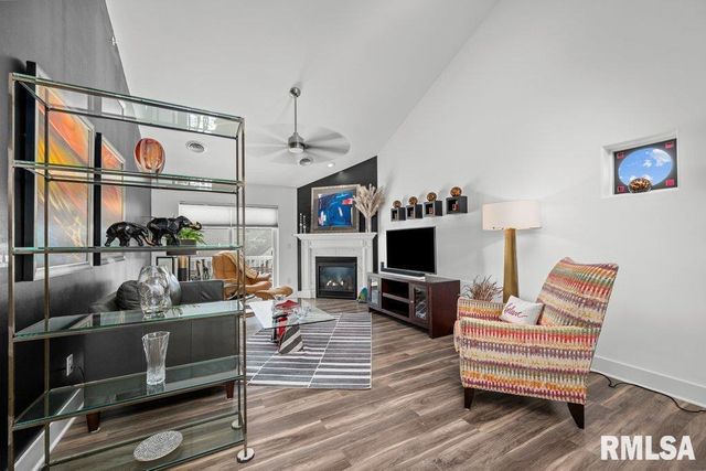 3043 Shanes Way 3043, Bettendorf, IA 52722