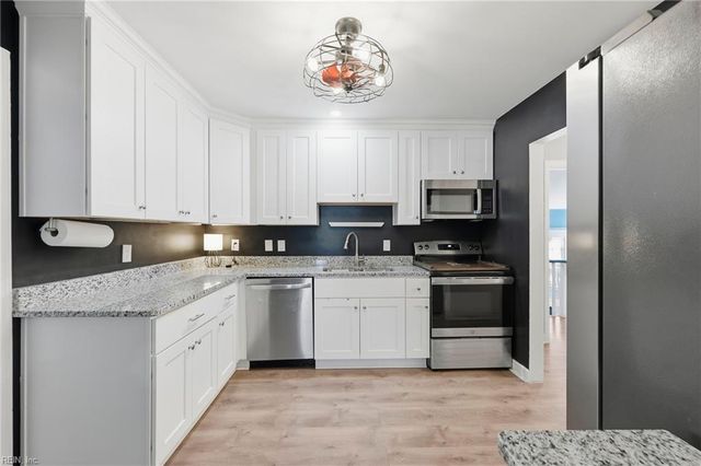 2 Watts DR, Hampton, VA 23666