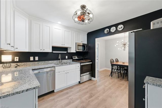 2 Watts DR, Hampton, VA 23666