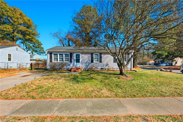 2 Watts DR, Hampton, VA 23666