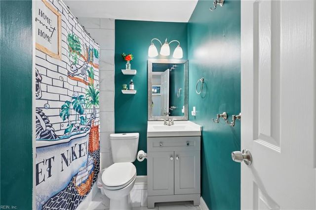 2 Watts DR, Hampton, VA 23666