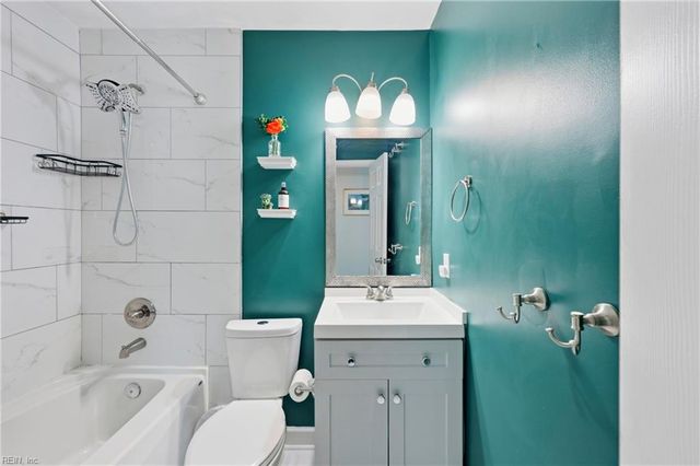 2 Watts DR, Hampton, VA 23666