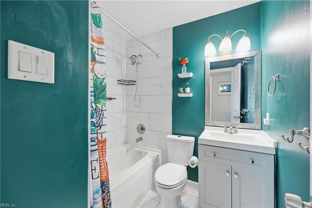 2 Watts DR, Hampton, VA 23666