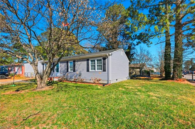 2 Watts DR, Hampton, VA 23666