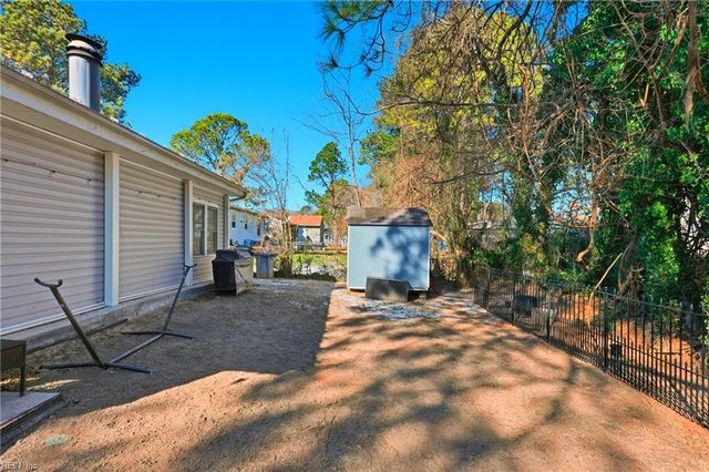 2 Watts DR, Hampton, VA 23666