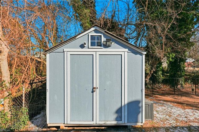 2 Watts DR, Hampton, VA 23666