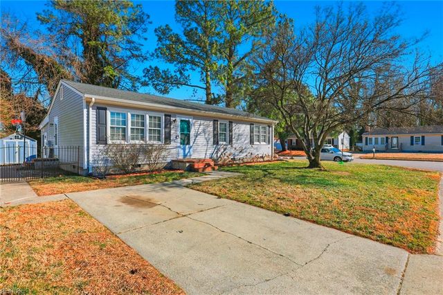 2 Watts DR, Hampton, VA 23666