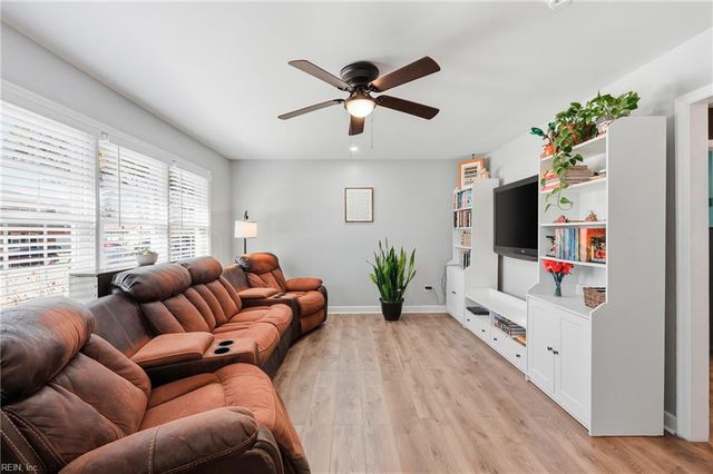 2 Watts DR, Hampton, VA 23666