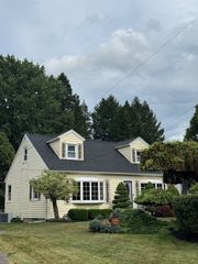 105 Skyview Terrace, Camillus, NY 13219
