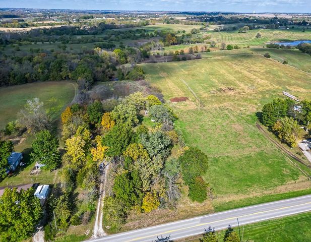 17880 Tonganoxie Drive, Leavenworth, KS 66048