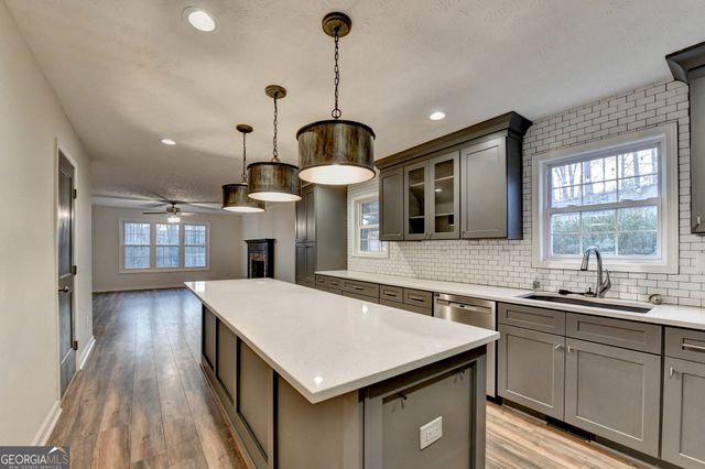 1106 Fieldstone Drive, Canton, GA 30114