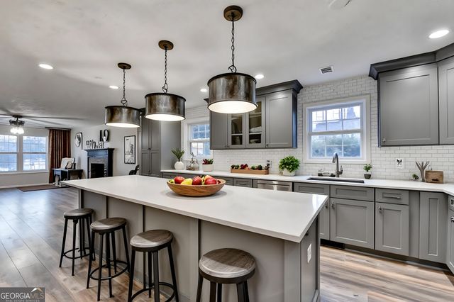 1106 Fieldstone Drive, Canton, GA 30114