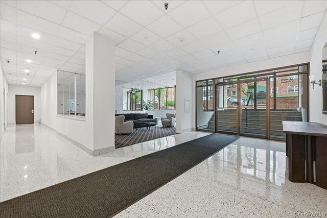 101 Lincoln Avenue 4K, Mineola, NY 11501
