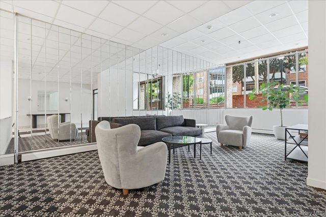 101 Lincoln Avenue 4K, Mineola, NY 11501