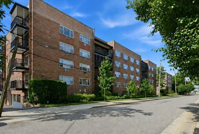 101 Lincoln Avenue 4K, Mineola, NY 11501