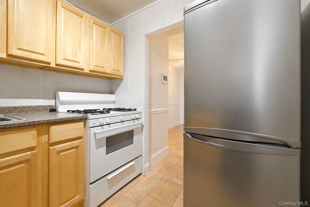 101 Lincoln Avenue 4K, Mineola, NY 11501