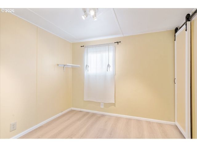 1418 PINE St 7, Silverton, OR 97381