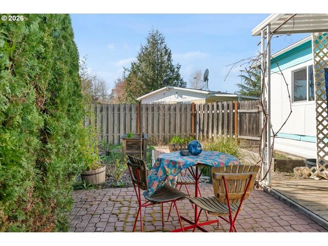 1418 PINE St 7, Silverton, OR 97381