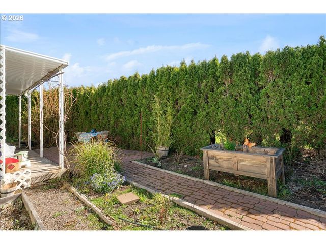 1418 PINE St 7, Silverton, OR 97381