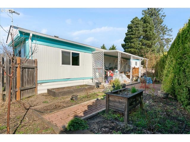 1418 PINE St 7, Silverton, OR 97381