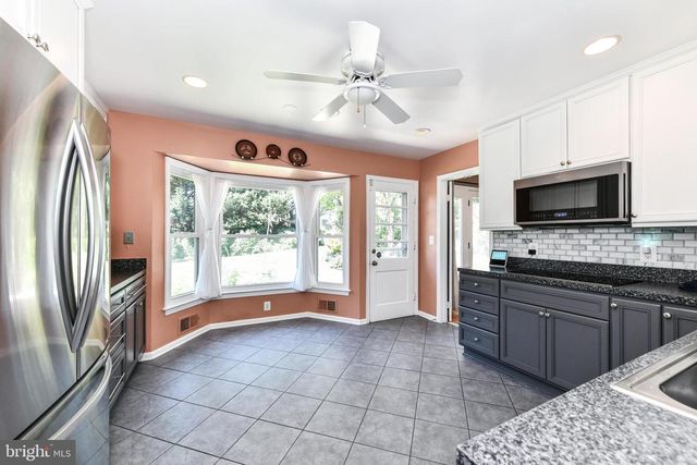 3806 N WAKEFIELD ST, Arlington, VA 22207