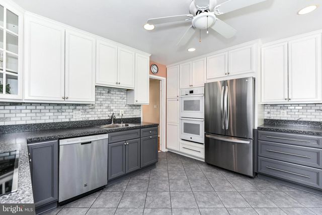 3806 N WAKEFIELD ST, Arlington, VA 22207