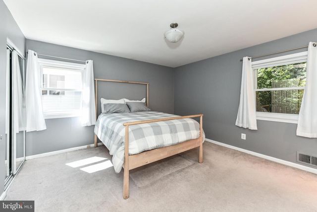 3806 N WAKEFIELD ST, Arlington, VA 22207