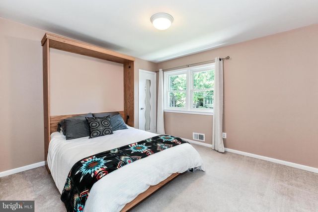 3806 N WAKEFIELD ST, Arlington, VA 22207