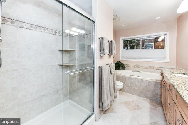 3806 N WAKEFIELD ST, Arlington, VA 22207