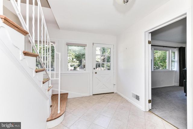 3806 N WAKEFIELD ST, Arlington, VA 22207