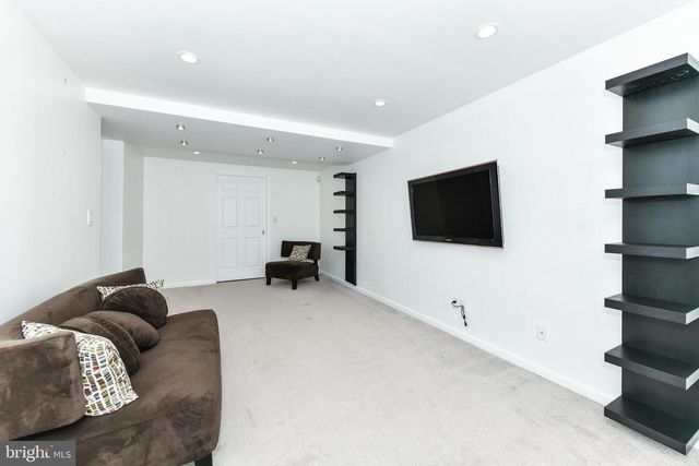 3806 N WAKEFIELD ST, Arlington, VA 22207