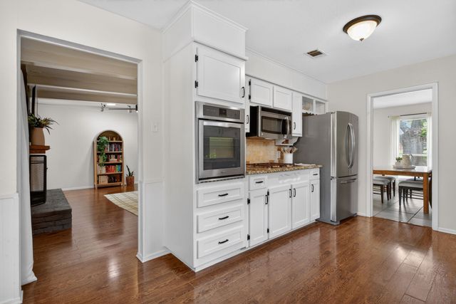 6304 Whitman Avenue, Fort Worth, TX 76133