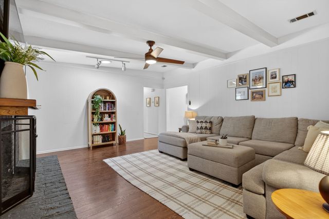 6304 Whitman Avenue, Fort Worth, TX 76133