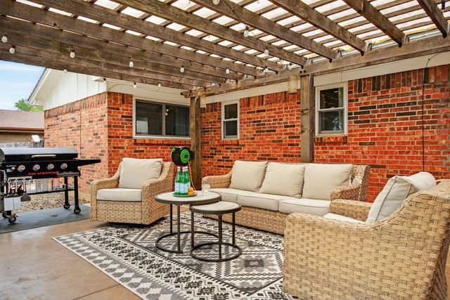 6304 Whitman Avenue, Fort Worth, TX 76133