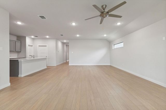 809 Tidal Drive, Princeton, TX 75071