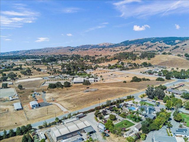 2055 Rucker Avenue, Gilroy, CA 95020