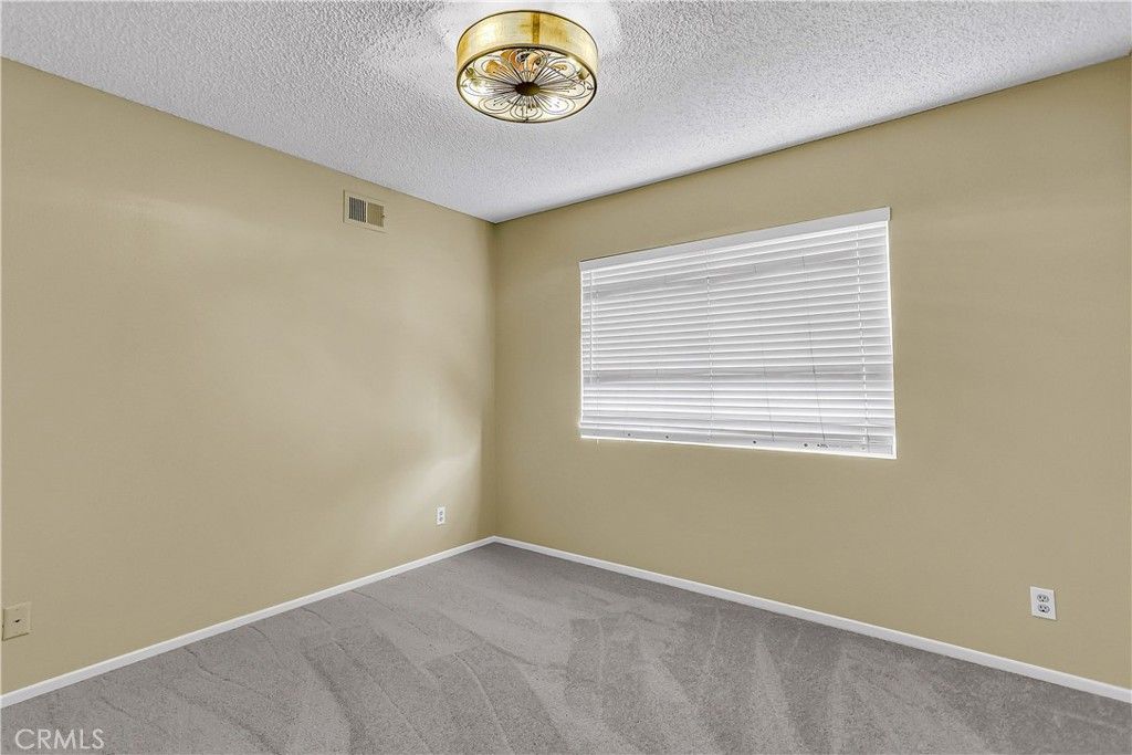 Image 11 of property listing at 6348 Swallow, Ventura, CA 93003