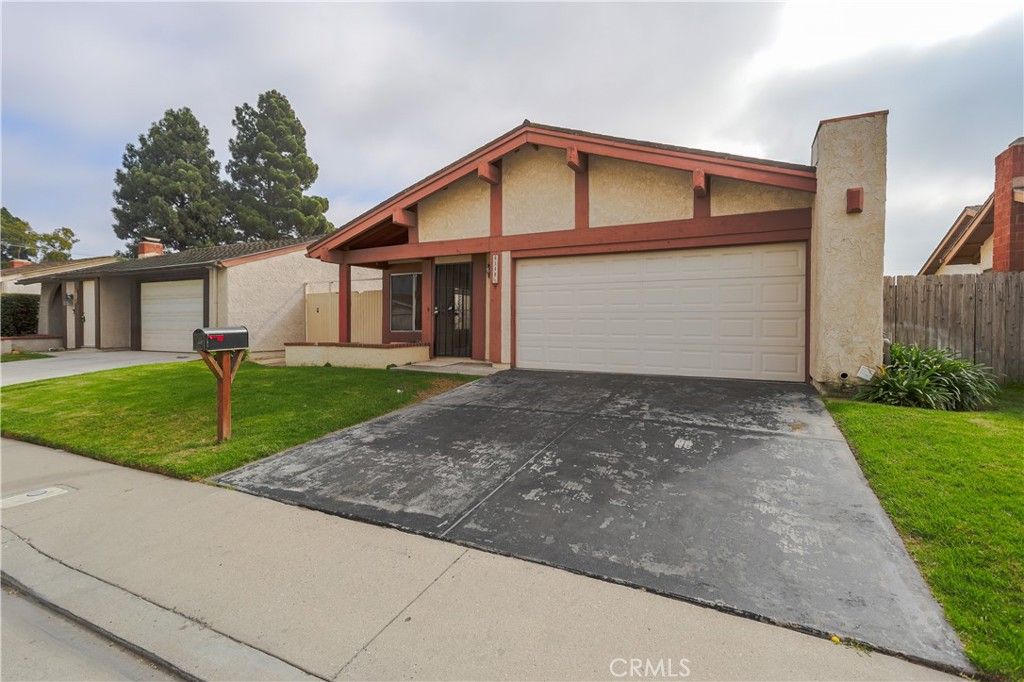 Image 2 of property listing at 6348 Swallow, Ventura, CA 93003