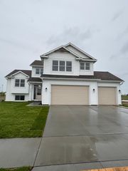 2309 Elk Run Drive SE, Pine Island, MN 55963