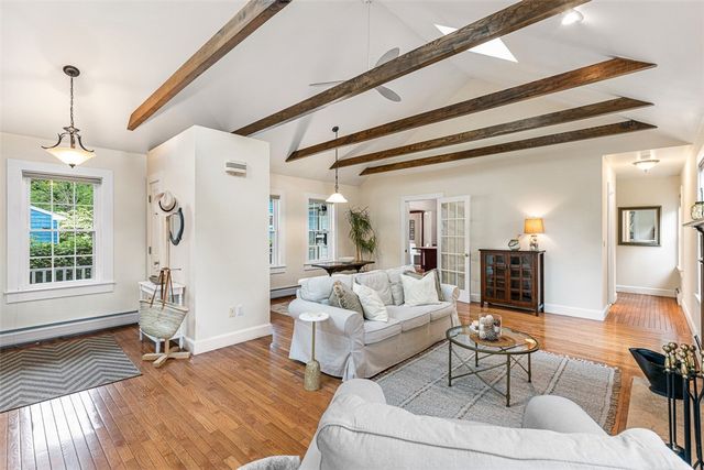 4 Garfield Avenue, Bristol, RI 02809