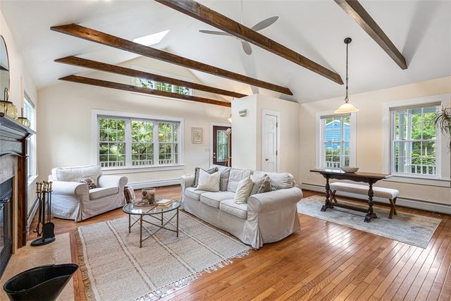 4 Garfield Avenue, Bristol, RI 02809
