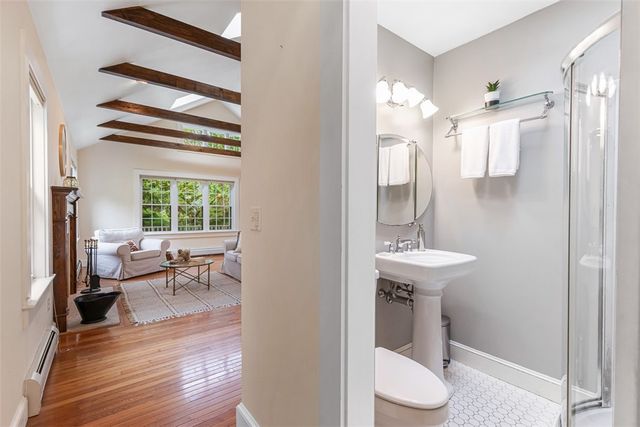 4 Garfield Avenue, Bristol, RI 02809