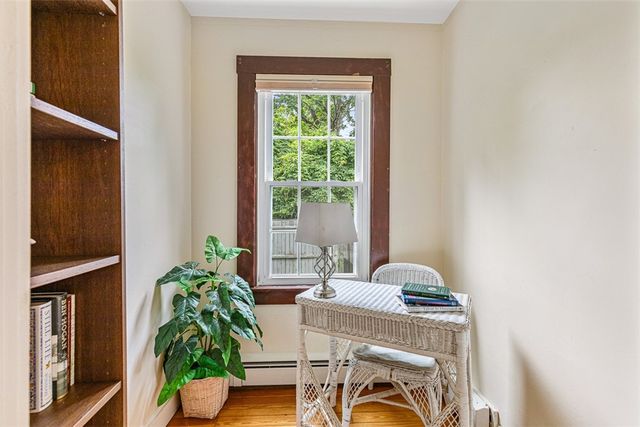 4 Garfield Avenue, Bristol, RI 02809