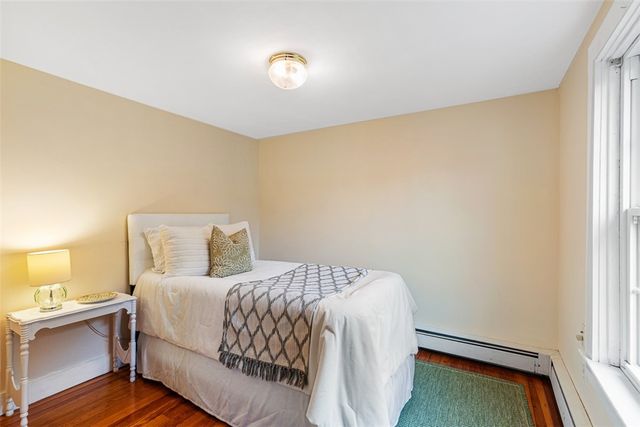 4 Garfield Avenue, Bristol, RI 02809
