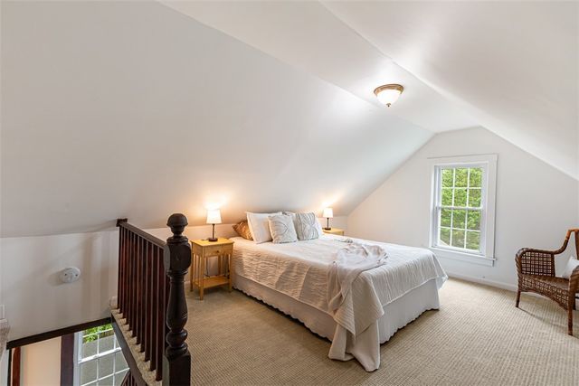 4 Garfield Avenue, Bristol, RI 02809
