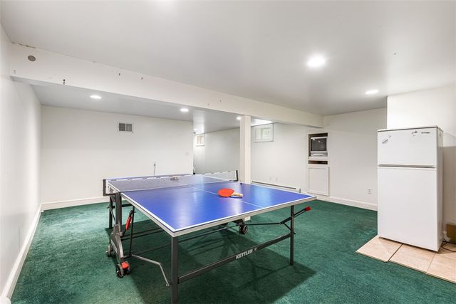 4 Garfield Avenue, Bristol, RI 02809