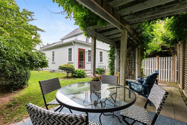 4 Garfield Avenue, Bristol, RI 02809