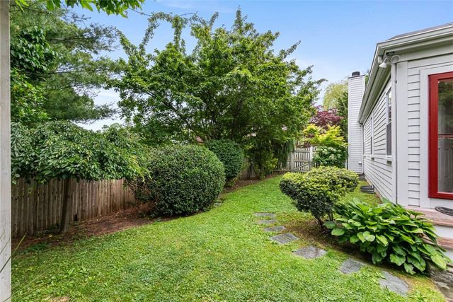 4 Garfield Avenue, Bristol, RI 02809