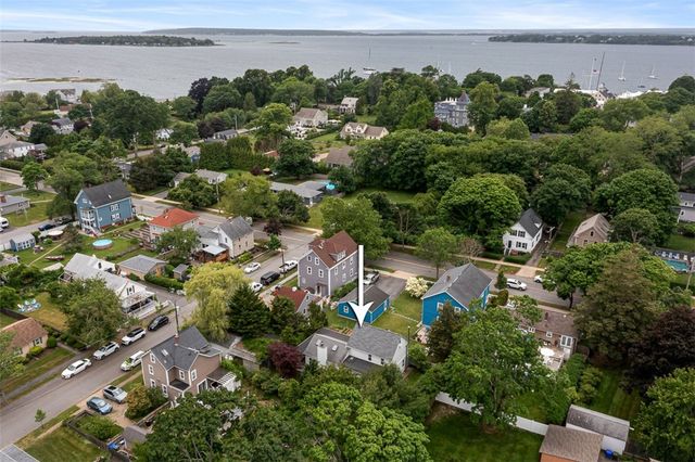 4 Garfield Avenue, Bristol, RI 02809