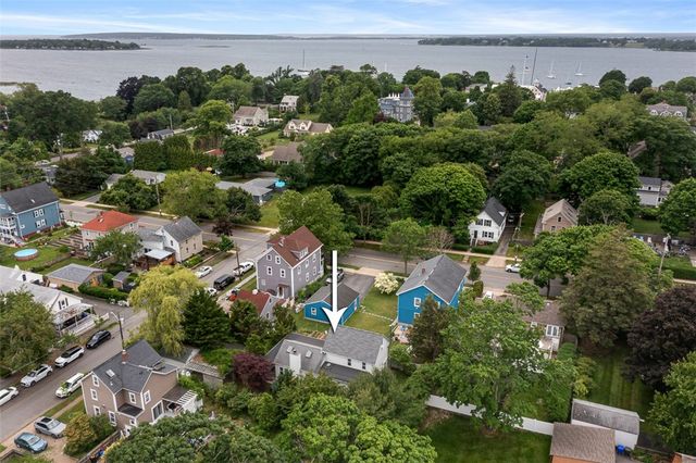 4 Garfield Avenue, Bristol, RI 02809